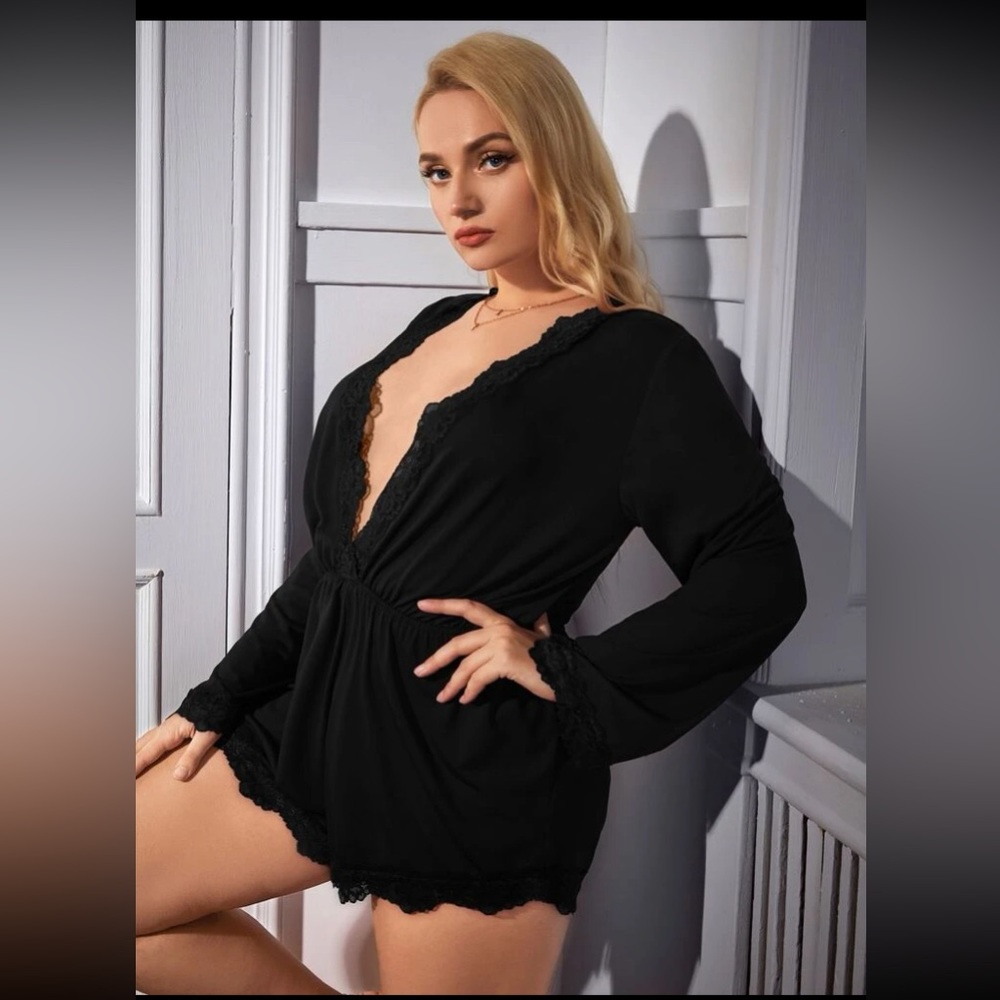 New Inventory 🌺Plus Lace Trim Plunging Neckline Sleep Romper🌺